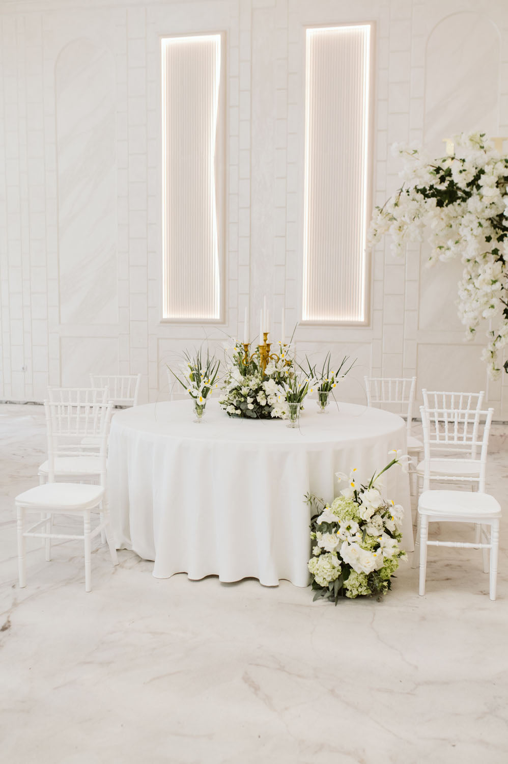 Krzesło Chiavari Tiffany białe