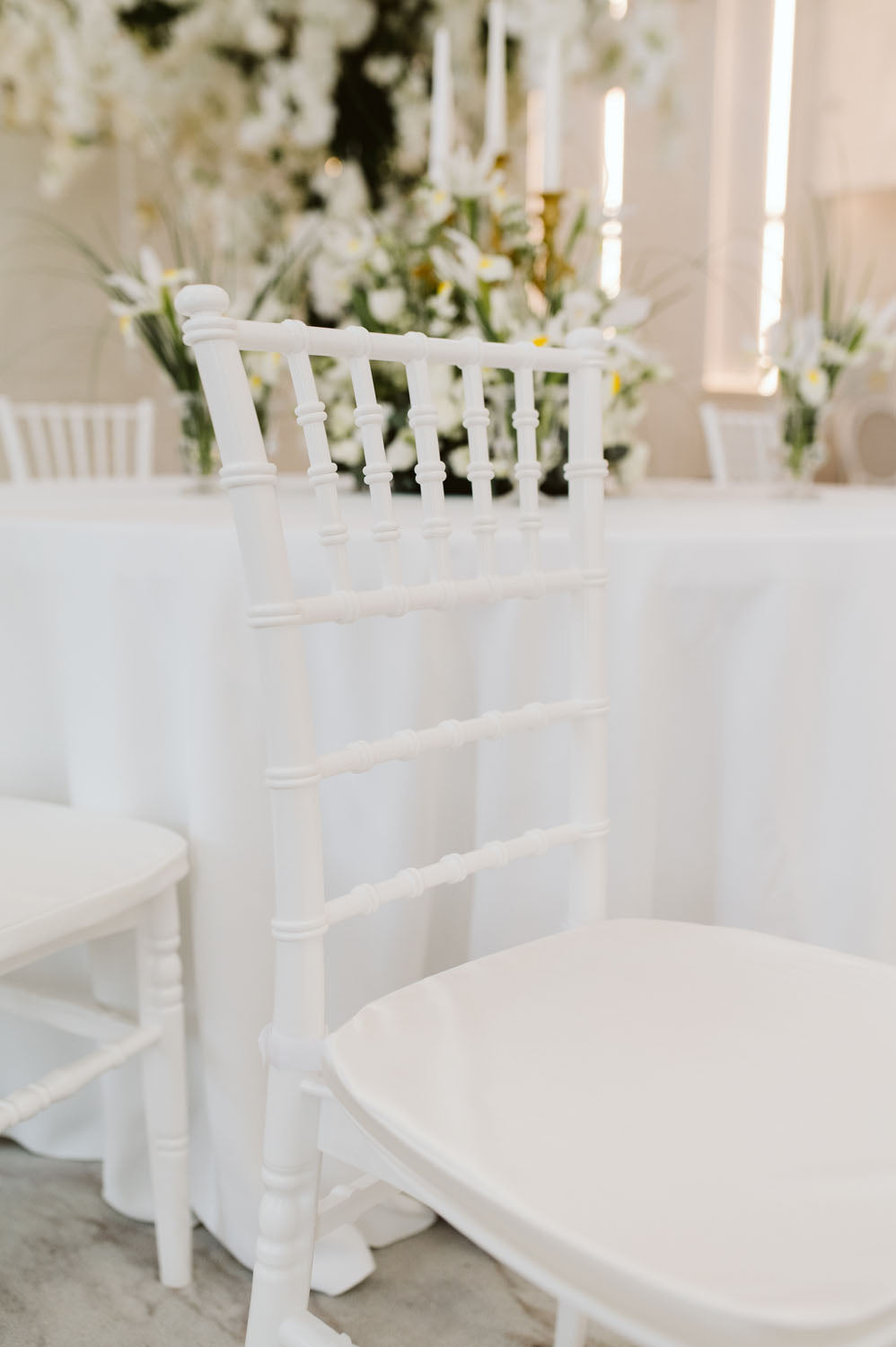 Krzesło Chiavari Tiffany białe
